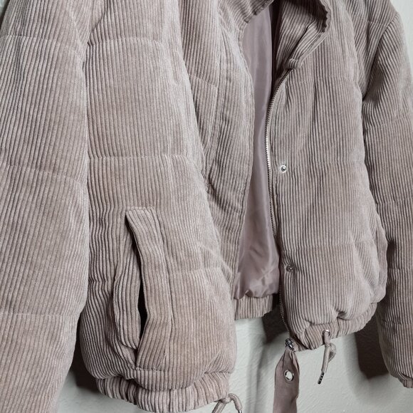 ASHLEY OUTWEAR BY 26 Cropped Puffer Jacket Size XL - Picture 3 of 7